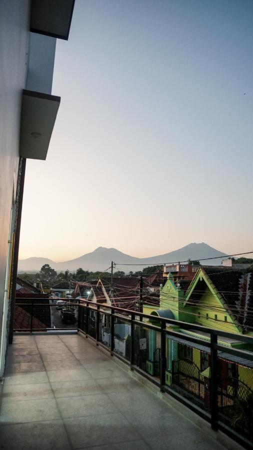 Wangi Homestay Banyuwangi  Eksteriør billede